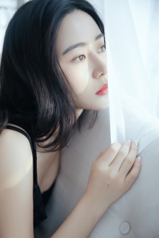 解开姐姐的胸罩